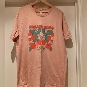 Frazey Ford band,  T-Shirt with Strawberry Design
